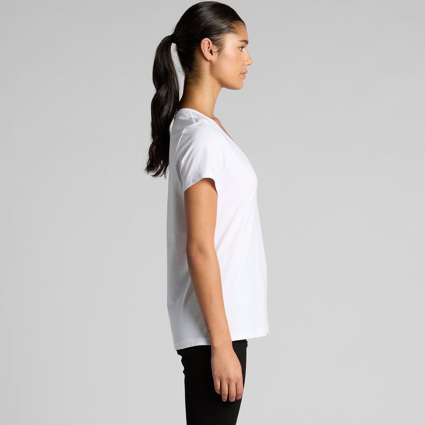 4023 WOS MAPLE V NECK TEE